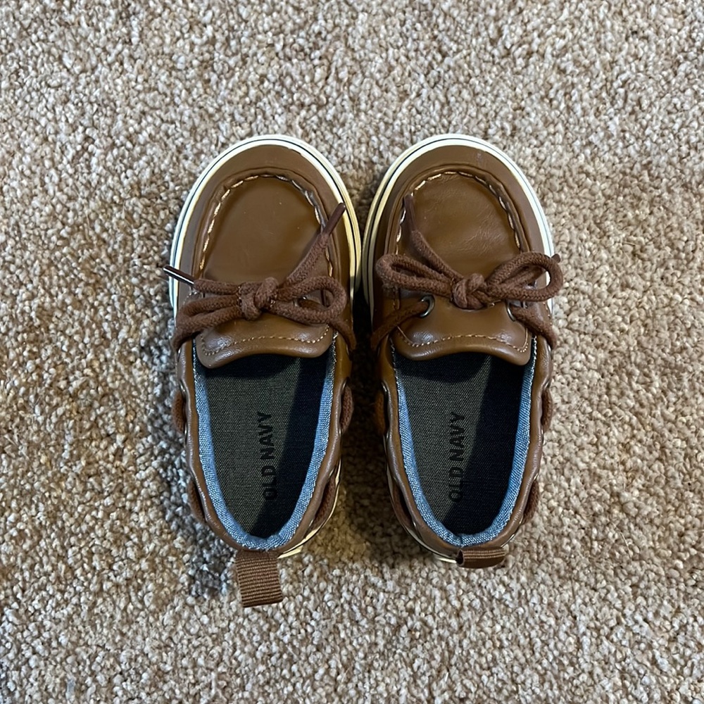 Old Navy size 5 loafers